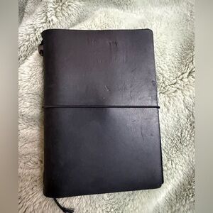 Traveler’s Company Passport Black